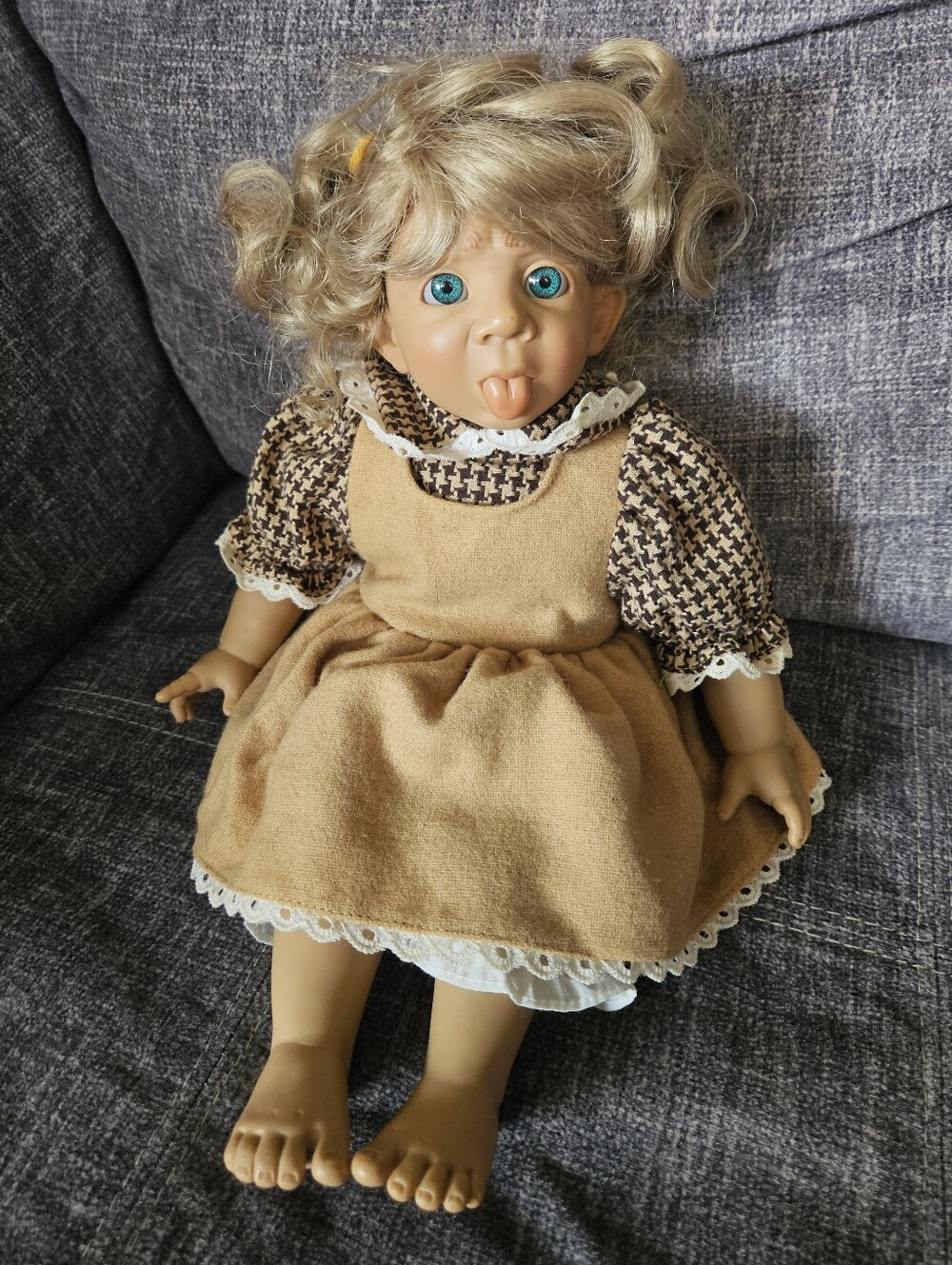 Vintage Rottenkids Female character doll - tongue-sticking-out.